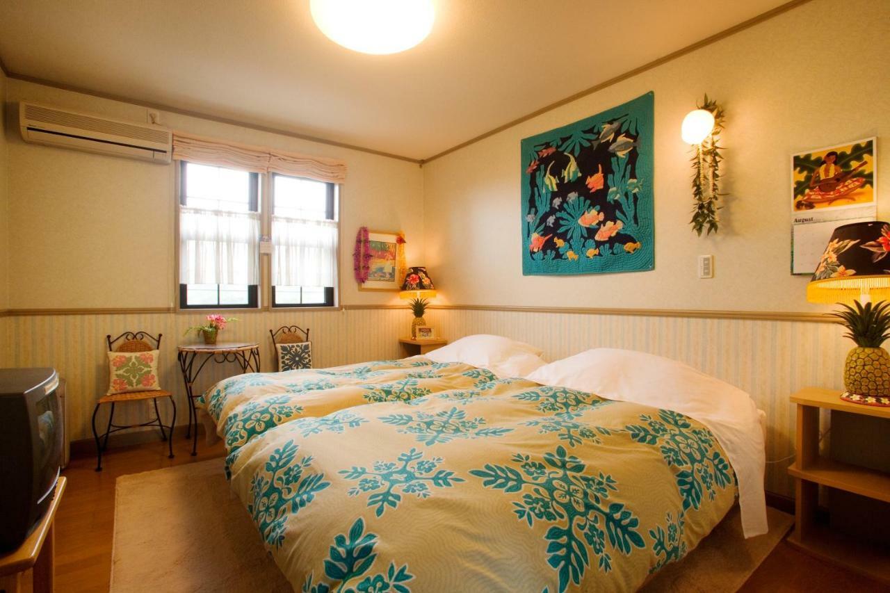 ペンションカパルア軽井沢 Hotel Karuizawa Bagian luar foto